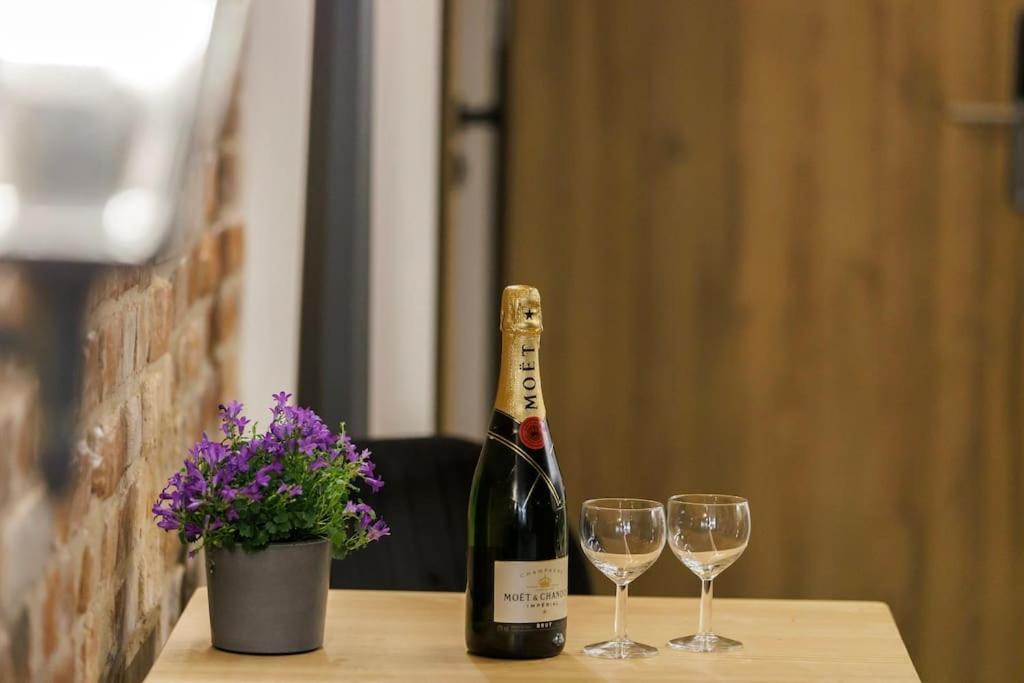 Weronika's Urban Hideaway Apartment