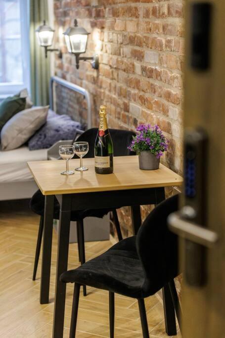 Weronika's Urban Hideaway Apartment *